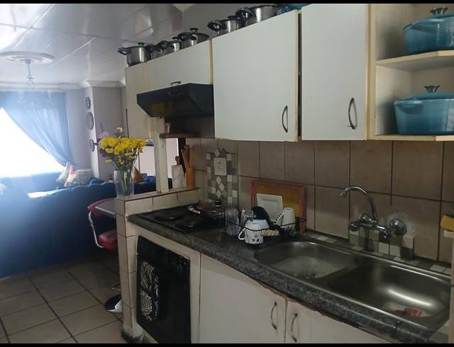 2 BEDROOM HOUSE FOR SALE IN KARENPARK